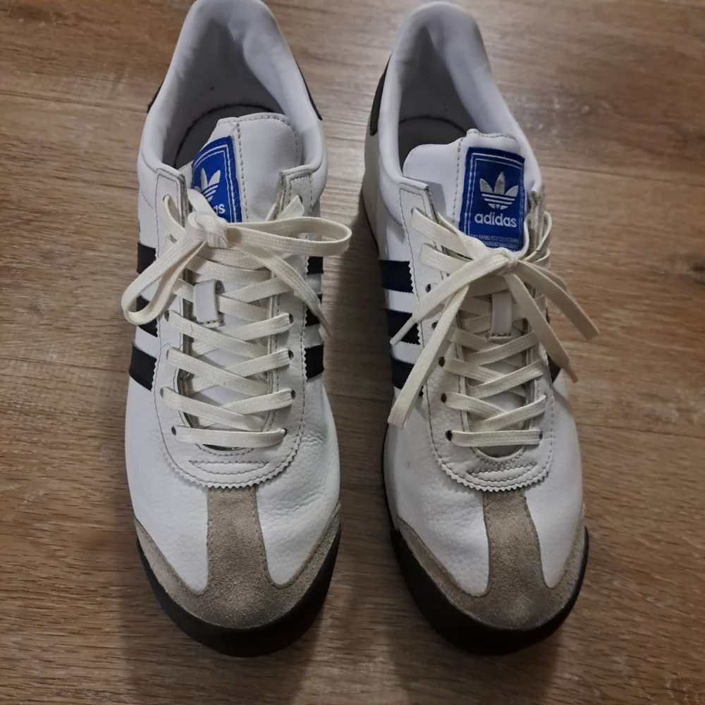 adidas classic sneakers